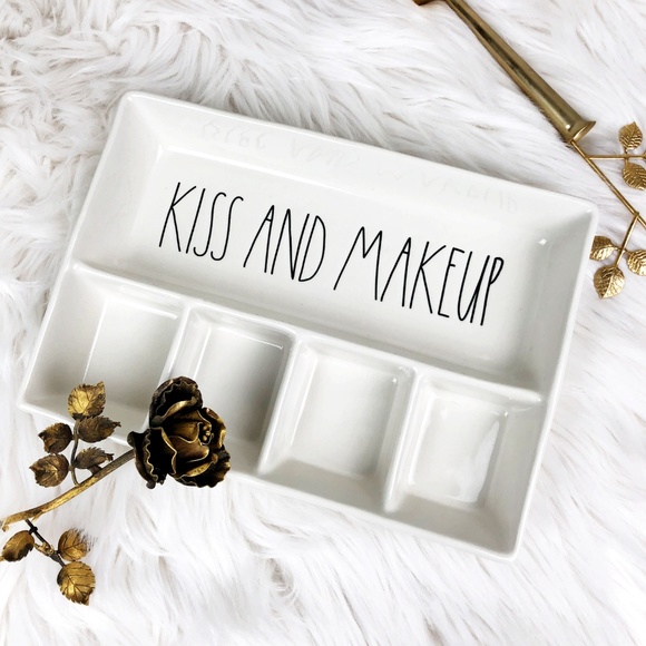 Rae Dunn "KISS AND MAKEUP" Tray Organizer NEW - Picture 1 of 8